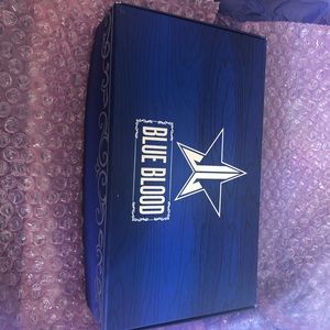 Jeffree star blue blood eyeshadow palette